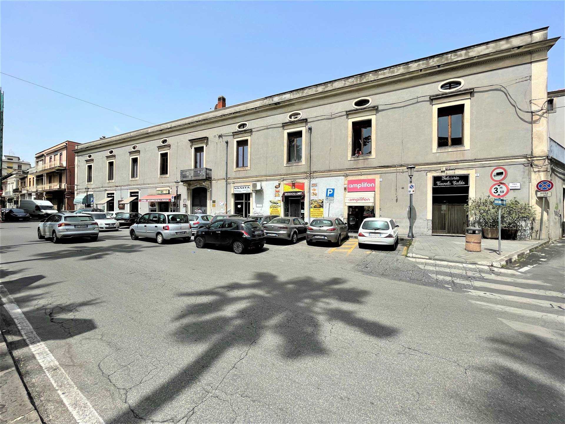 Foto 2 di 8