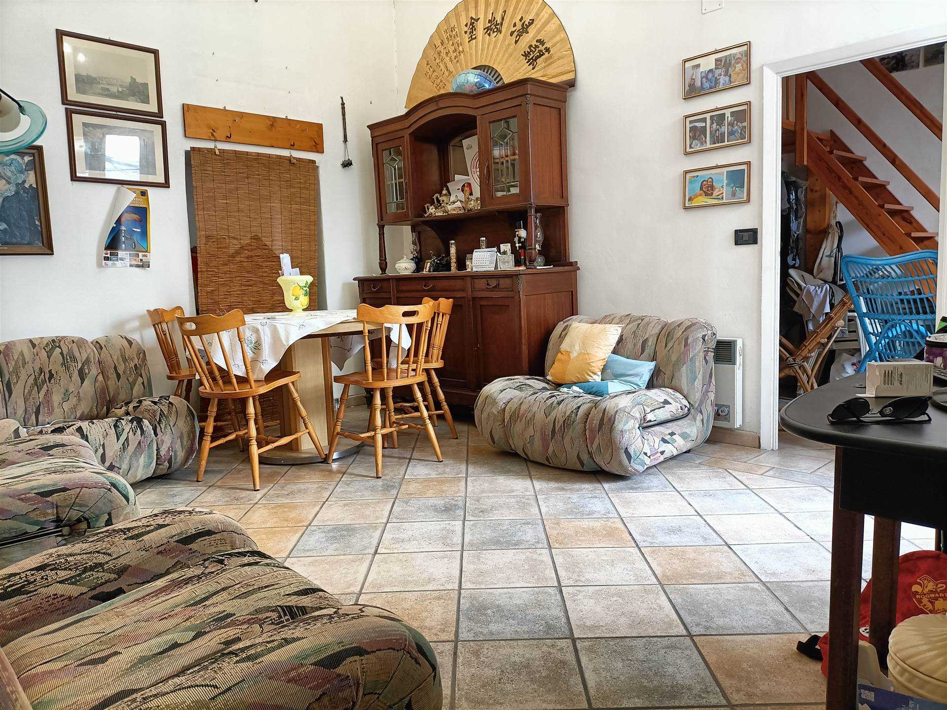 Foto 2 di 19