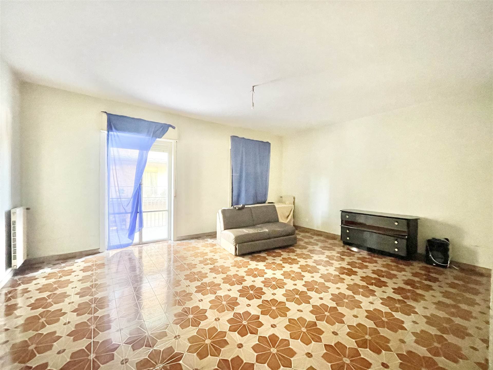 Foto 2 di 22