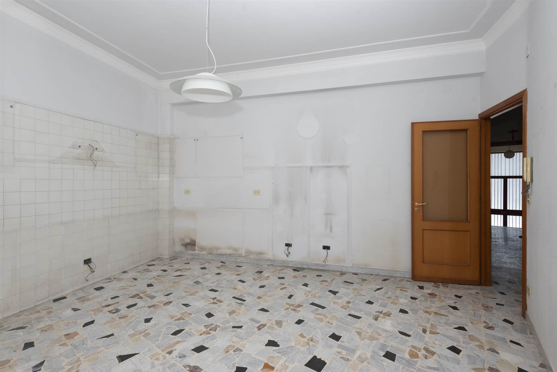 Foto 2 di 40