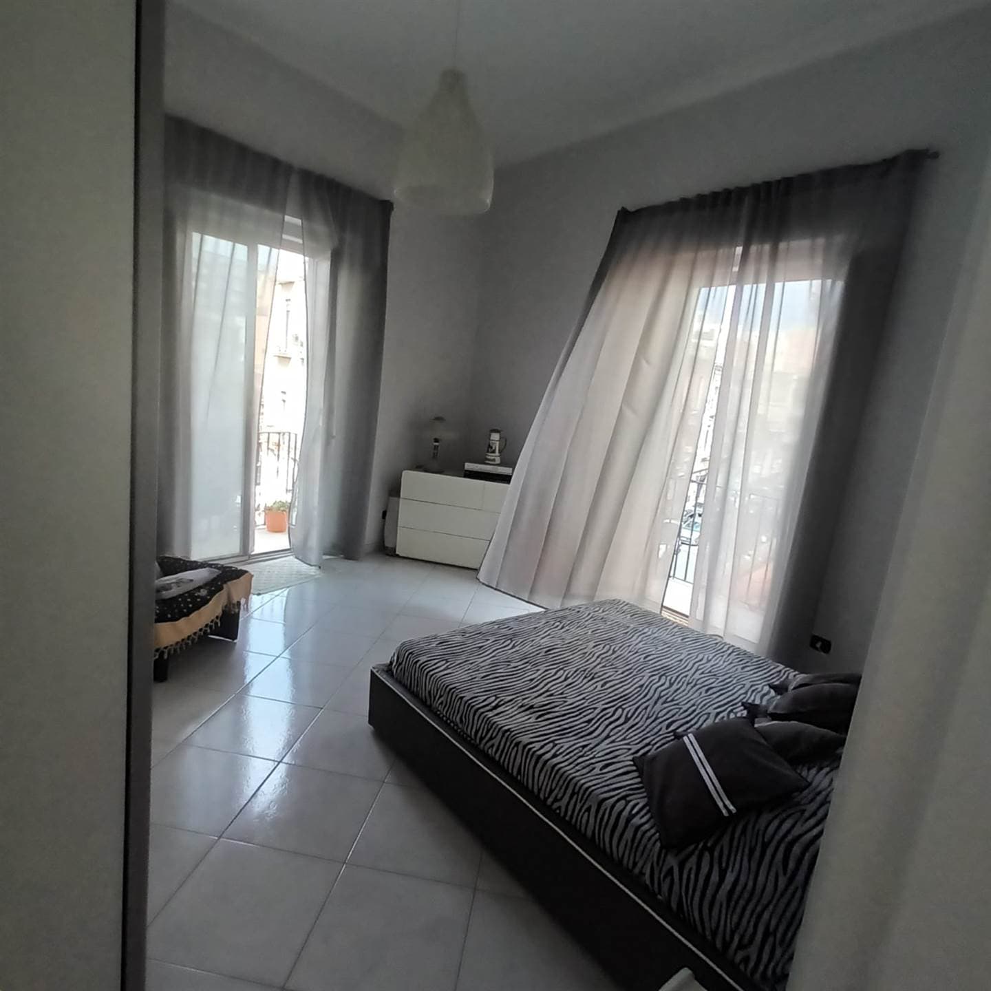 Foto 2 di 18