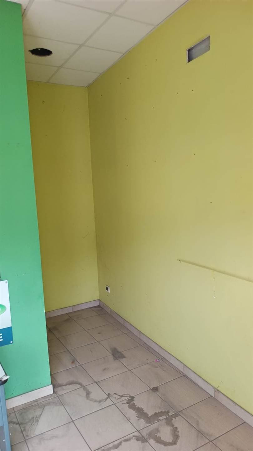 Foto 2 di 18