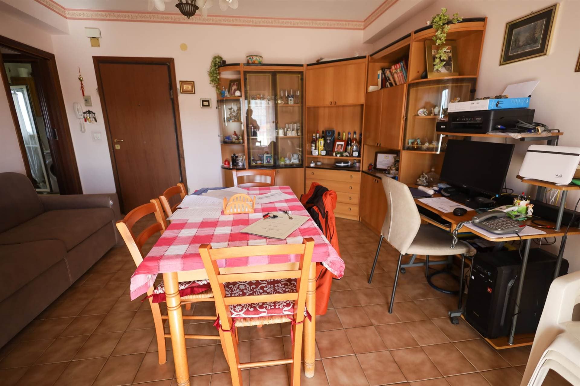 Foto 2 di 15