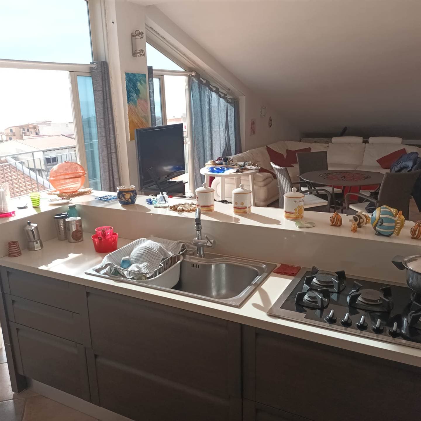 Foto 2 di 27