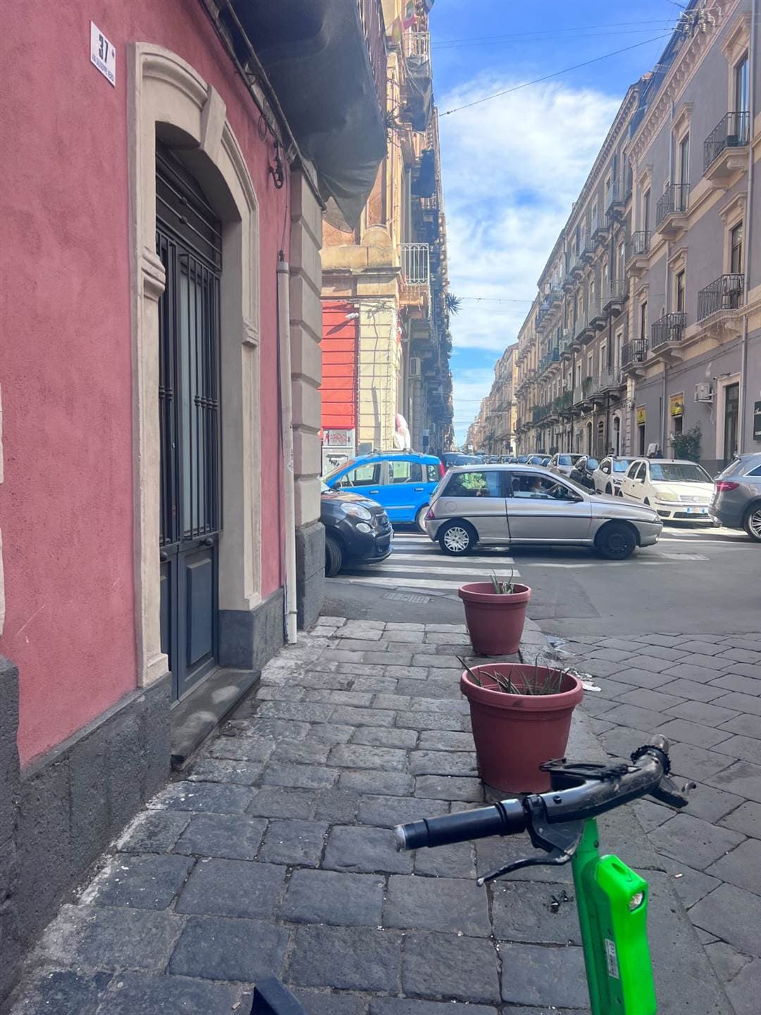 Foto 2 di 10