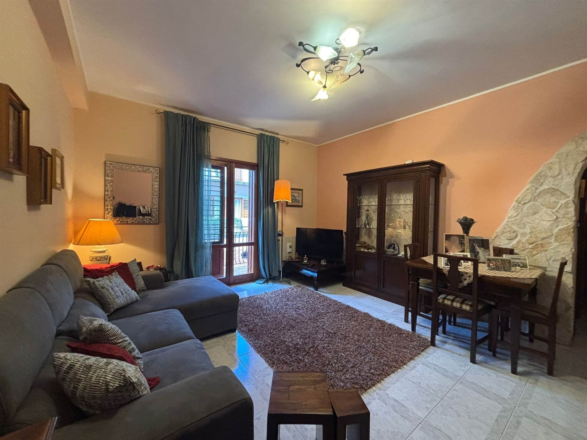 Foto 2 di 20