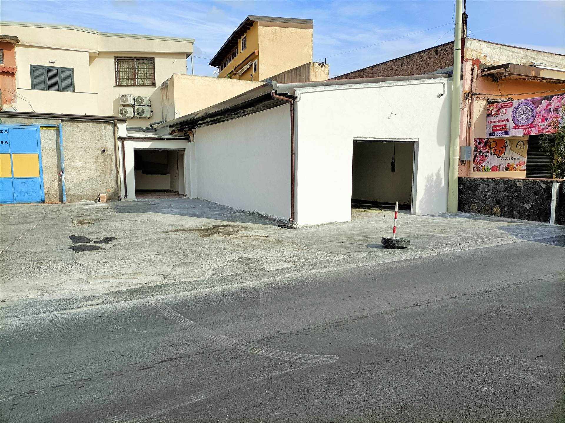 Foto 2 di 21