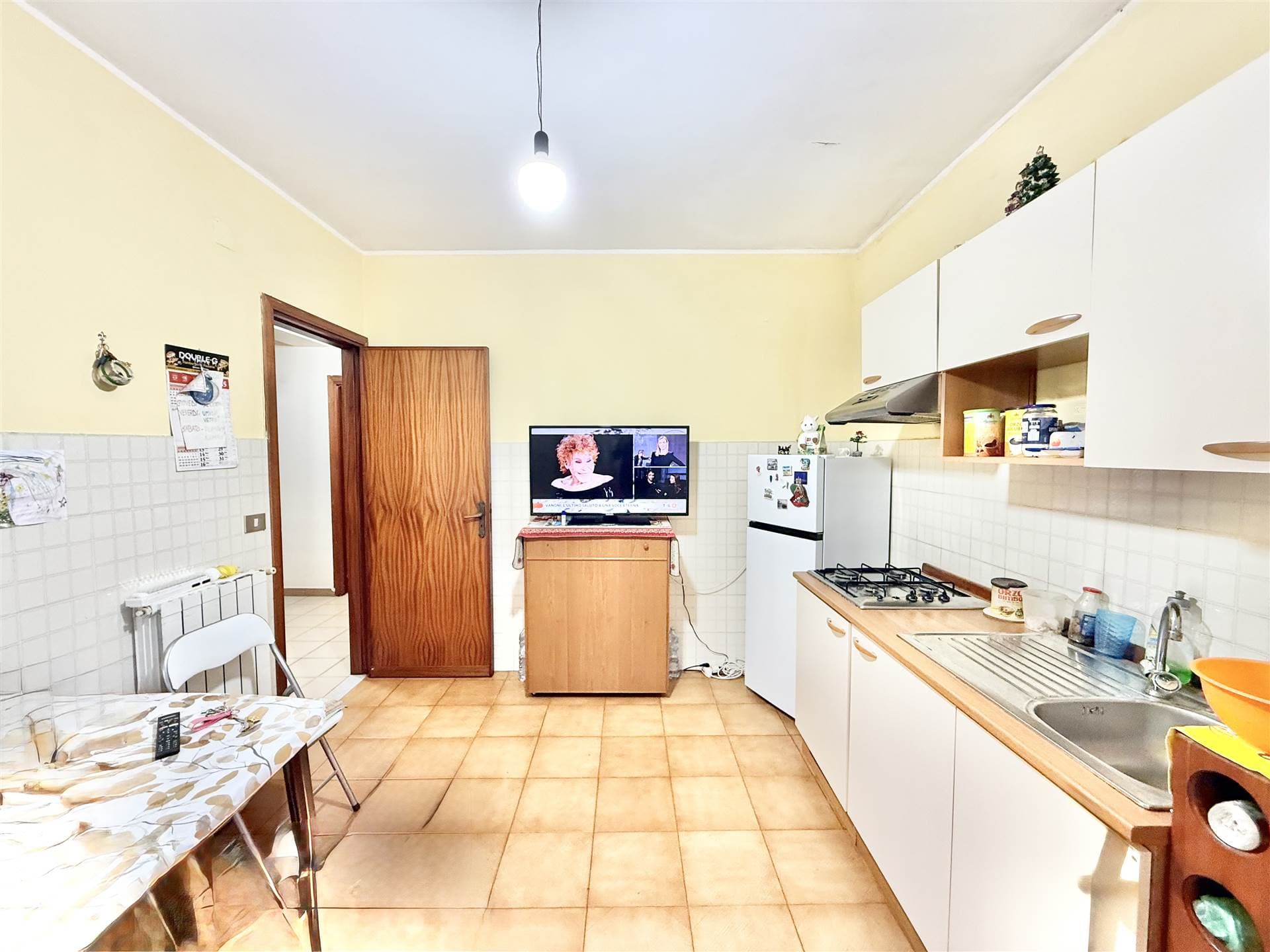 Foto 2 di 23