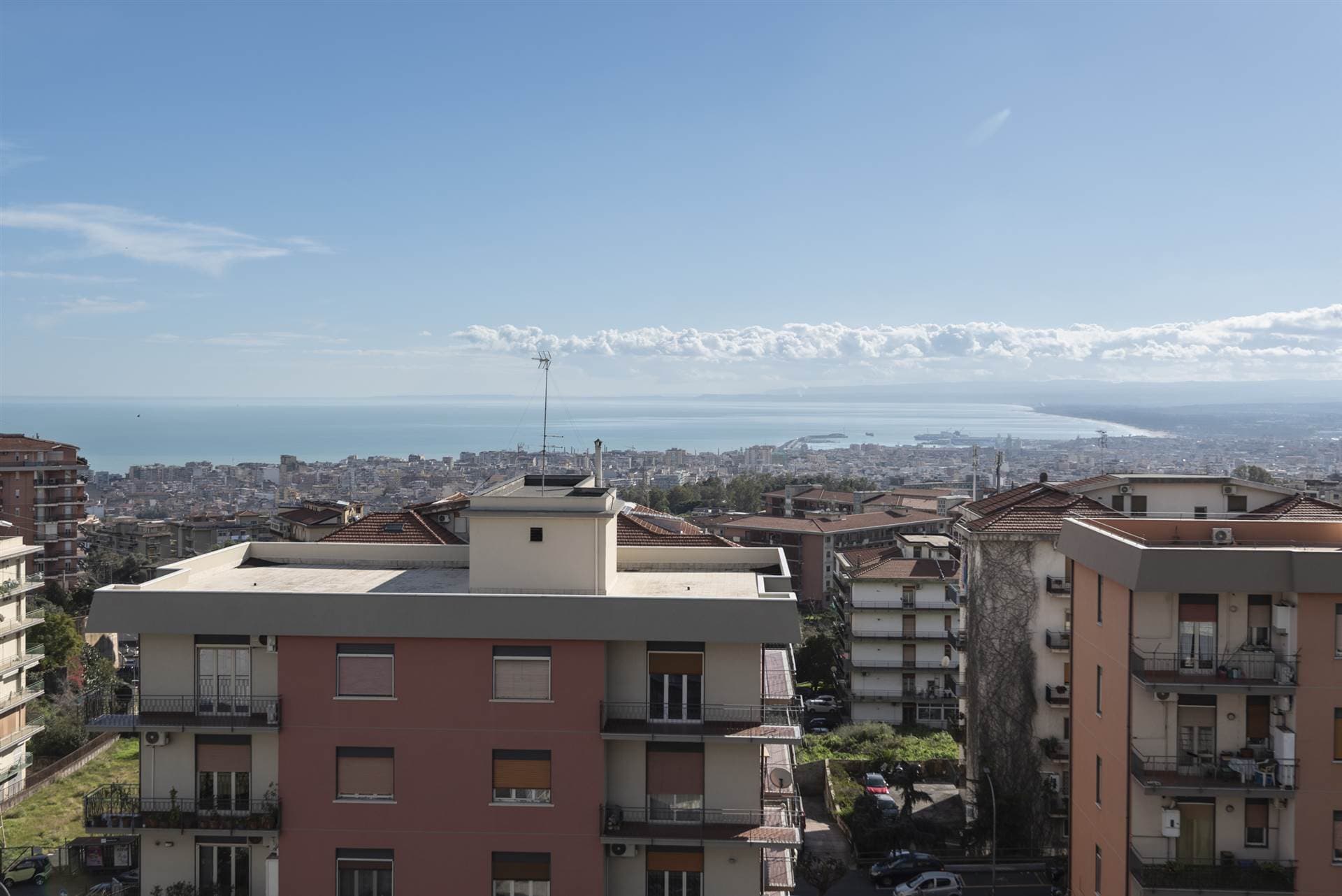 Foto 2 di 35