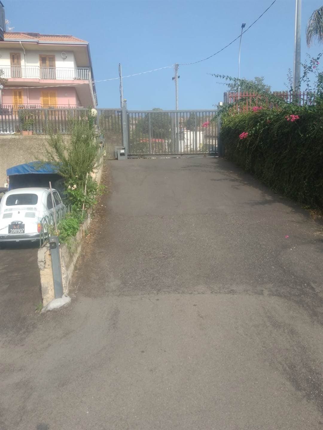Foto 2 di 3