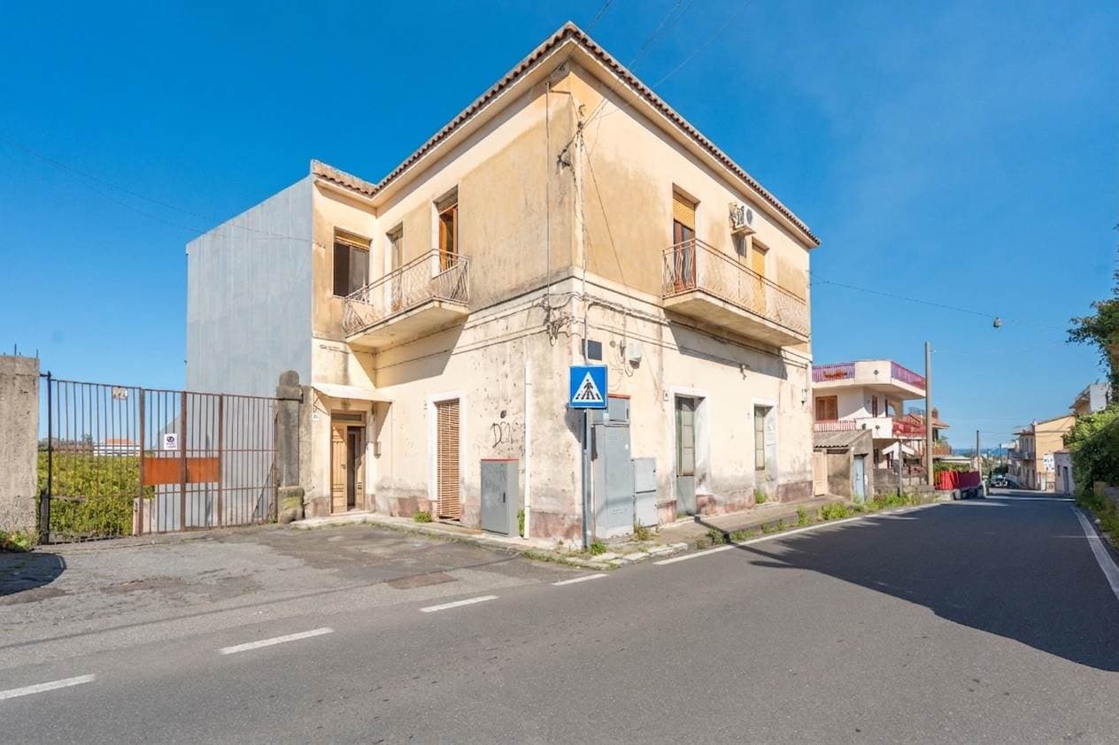Foto 2 di 50