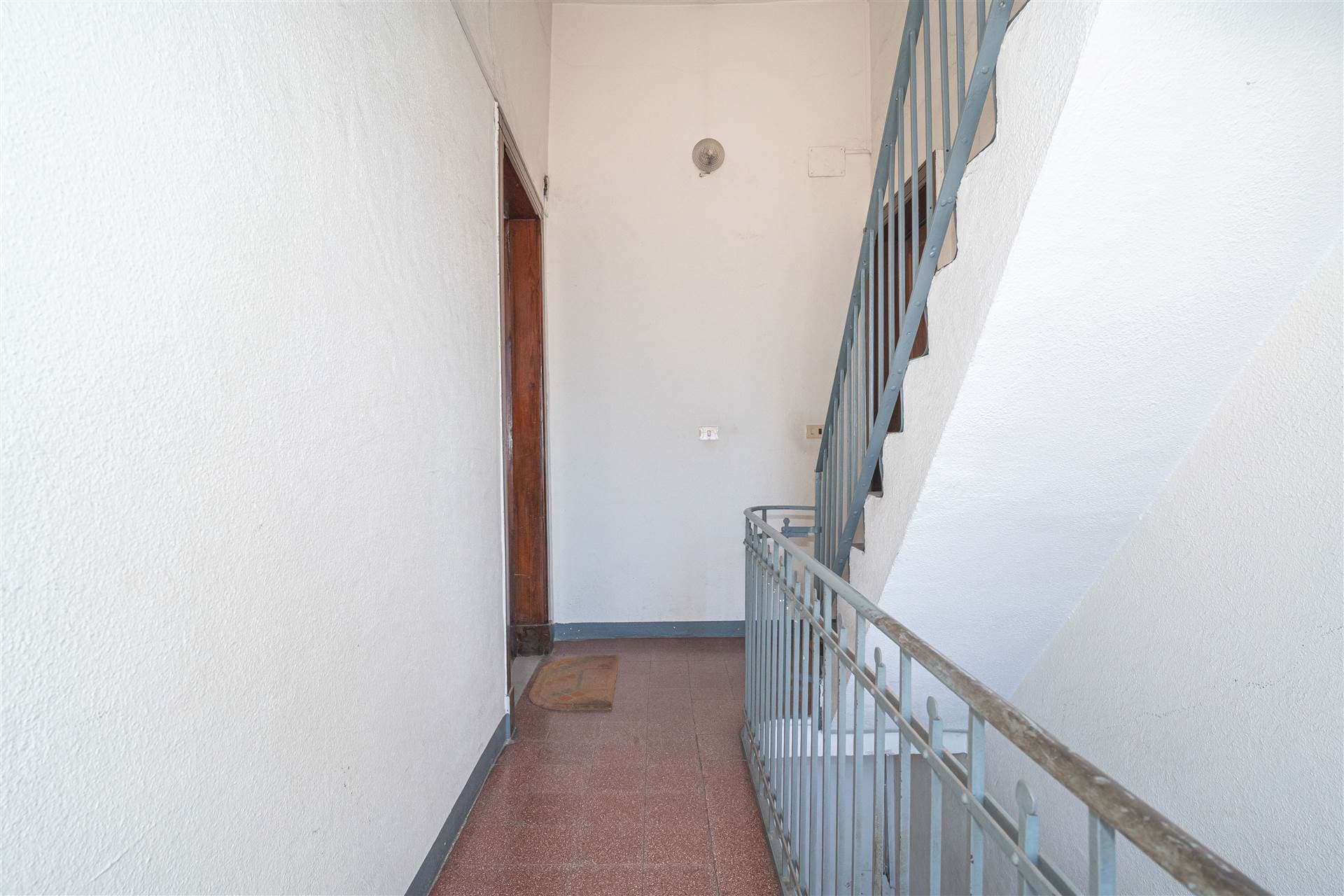 Foto 2 di 24