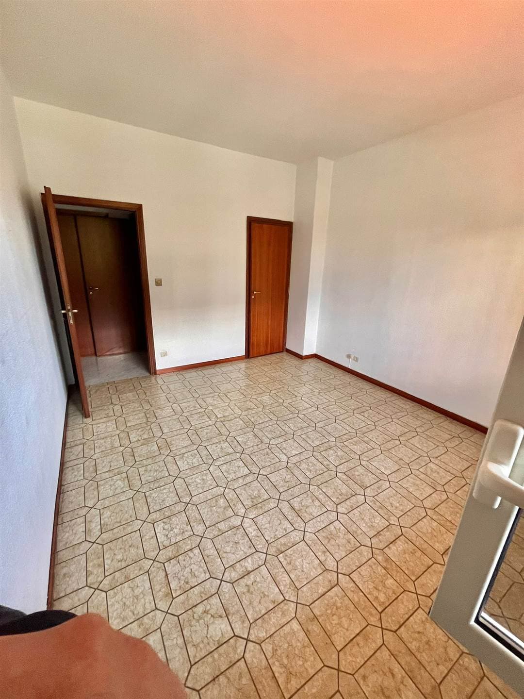 Foto 2 di 24