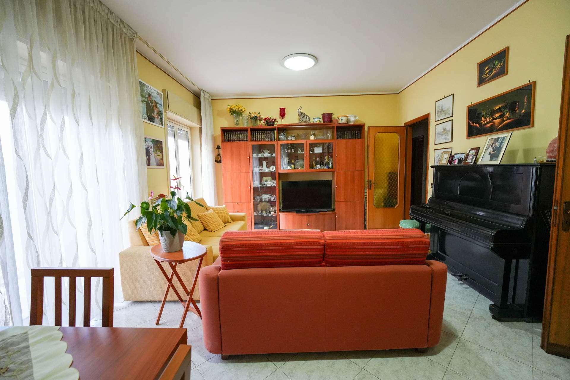 Foto 2 di 40