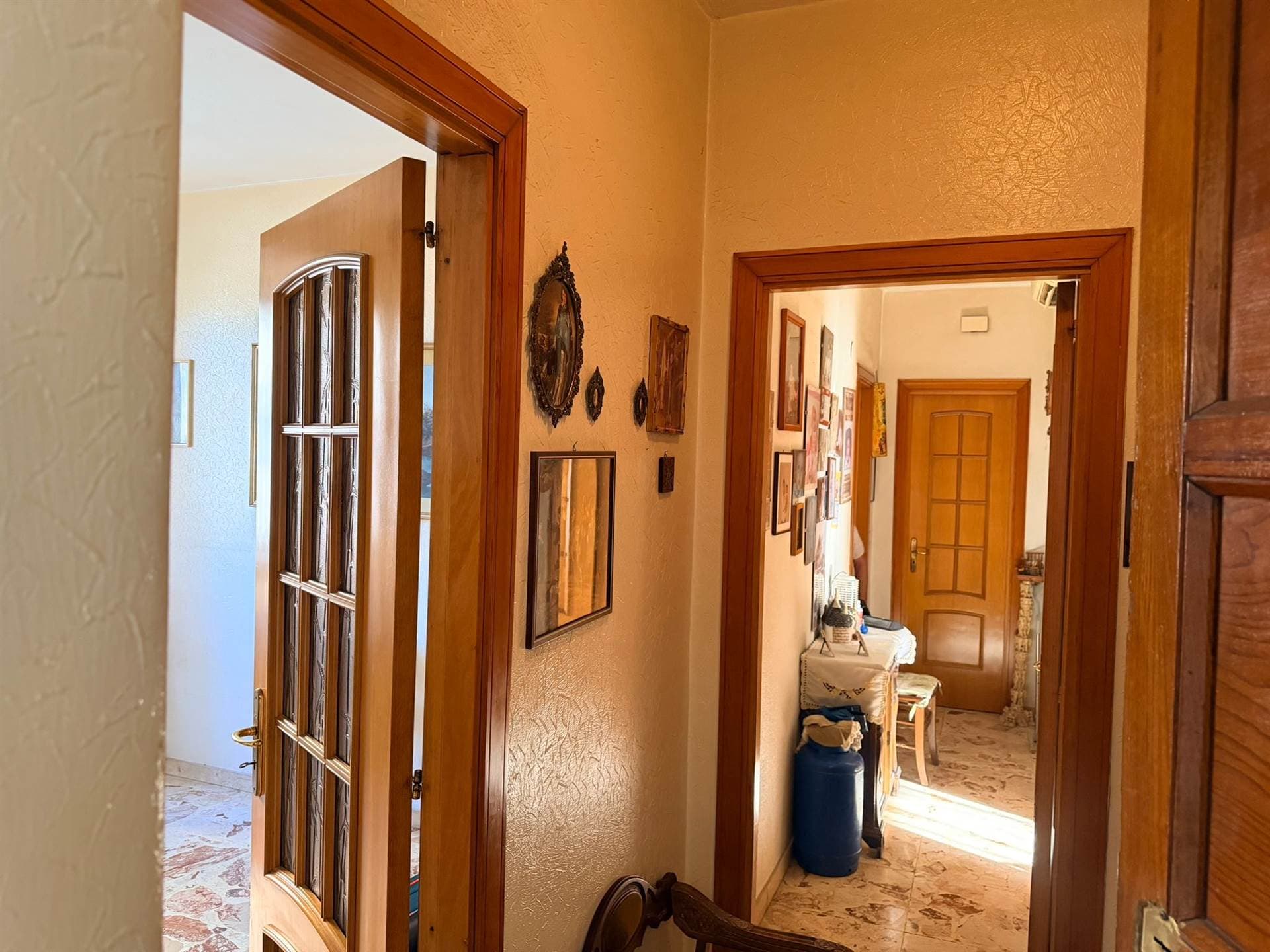 Foto 2 di 21
