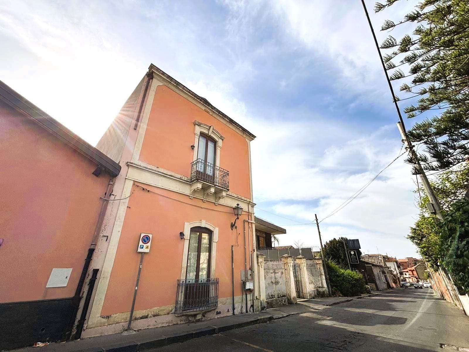 Foto 2 di 27