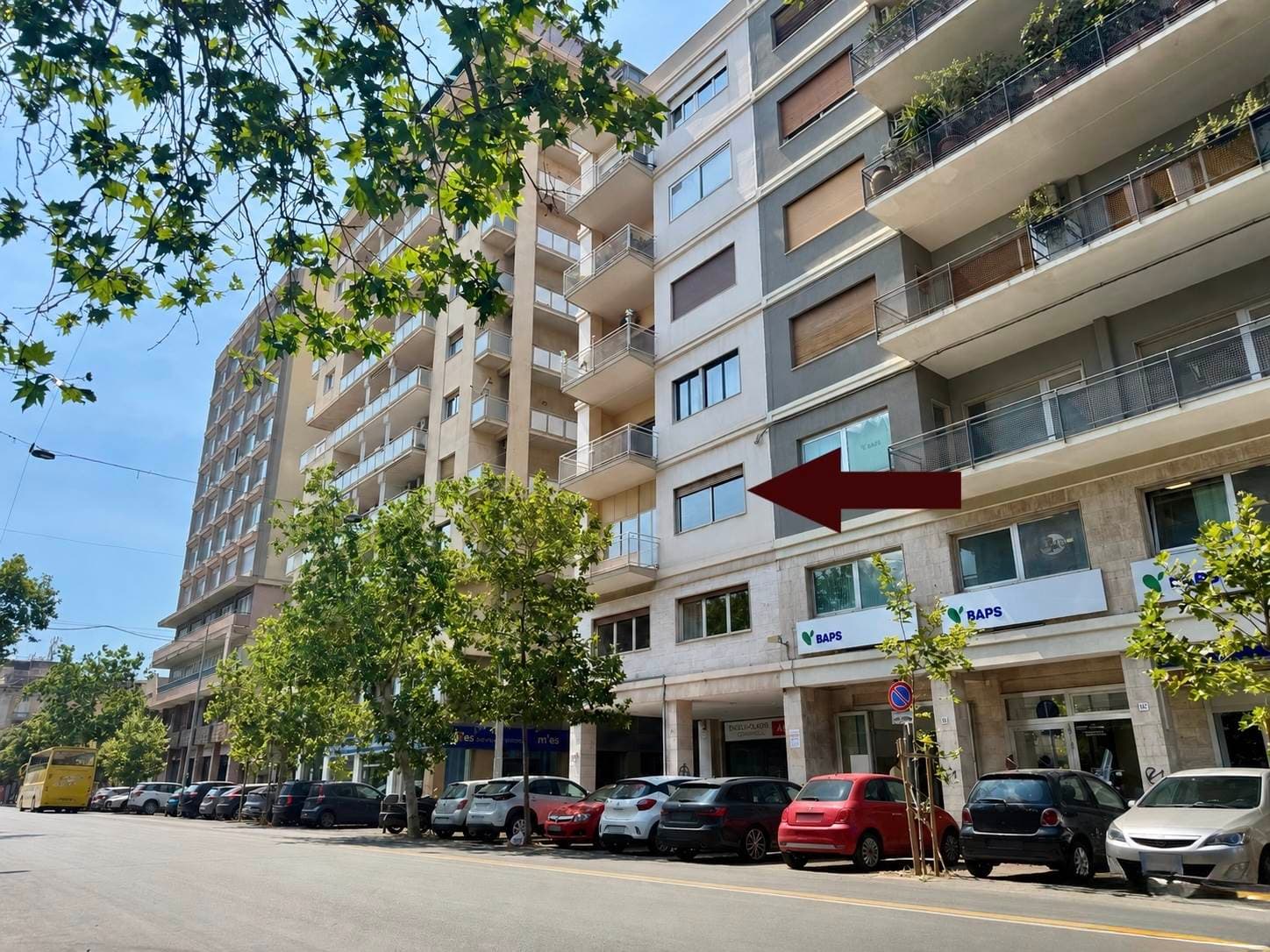Foto 2 di 25