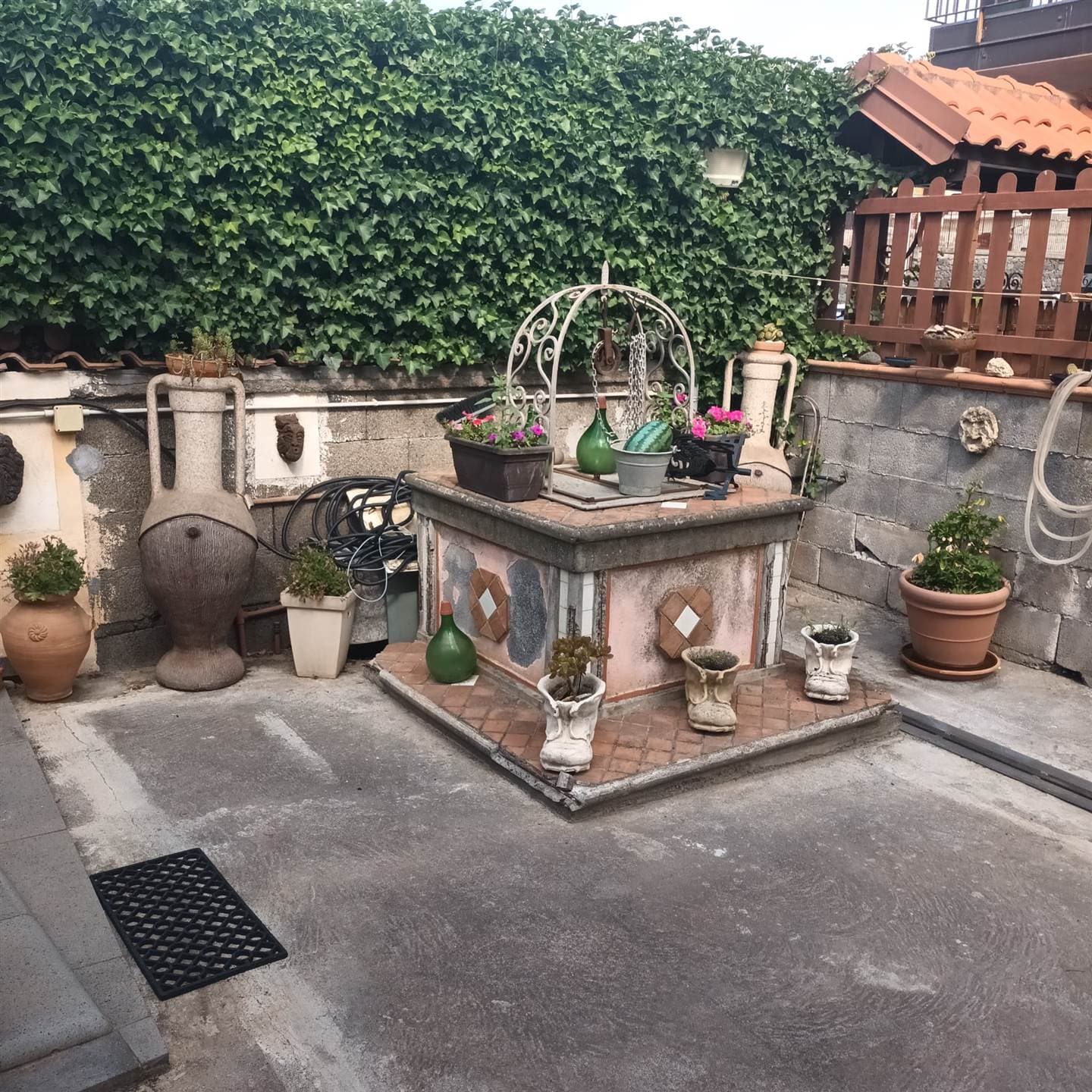 Foto 2 di 31