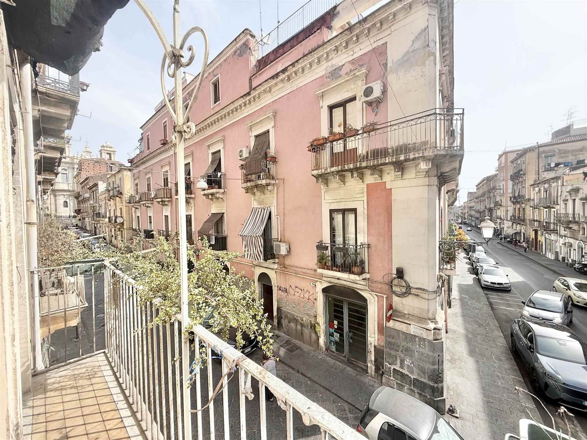 Foto 2 di 24