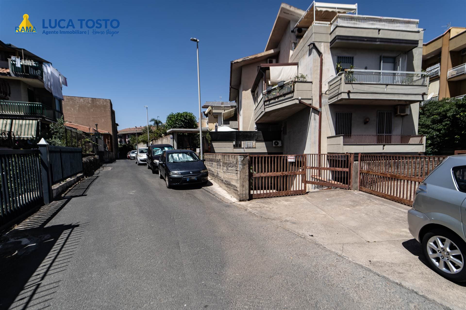 Foto 2 di 28